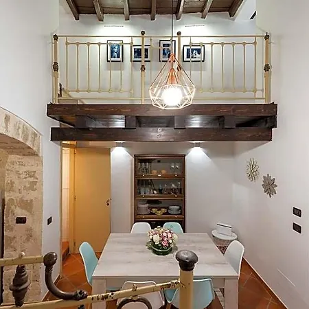 Old Town Loft M8 Otel 4*