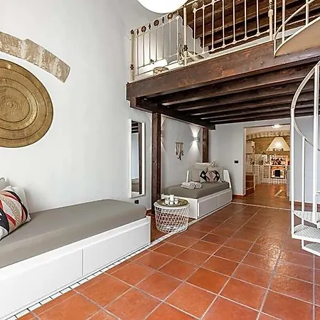 Old Town Loft M8
